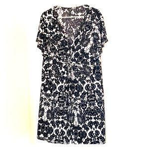 Daisy Fuentes black and white flower pattern dress